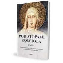 pod stopami kościoła